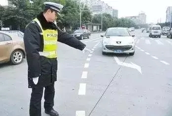待轉(zhuǎn)區(qū)標(biāo)識(shí)