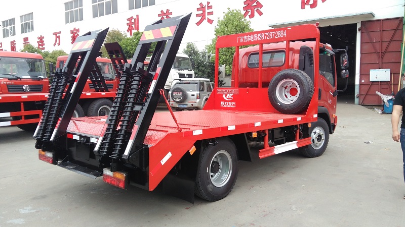 大運奧普力國五藍(lán)牌平板運輸車SCS5040TPBCGC型平板挖掘機運輸車