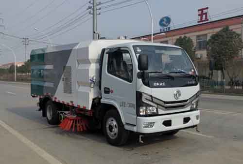 東風(fēng)多利卡國(guó)六HCQ5075TXSEQ6型洗掃車(chē)