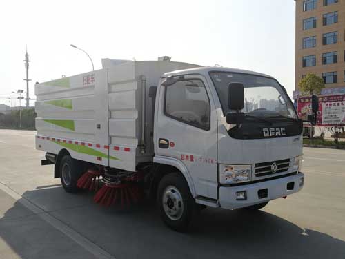 東風(fēng)小多利卡國(guó)六CSC5075TSL6型掃路車(chē)