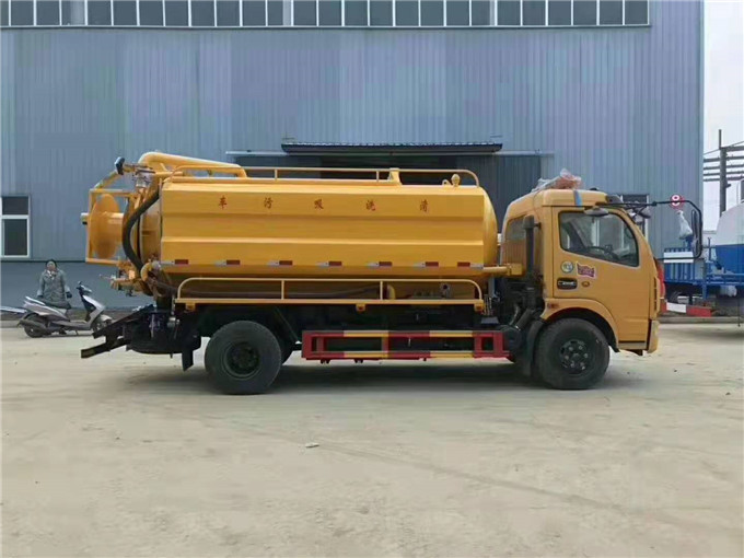 東風(fēng)清洗吸污車價格.jpg