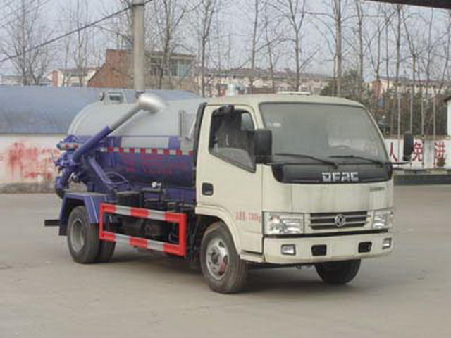 東風(fēng)多利卡國(guó)五5立方吸污車