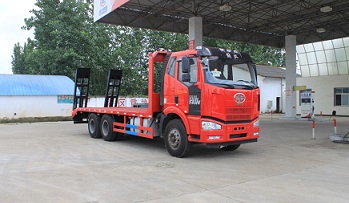 解放J6國(guó)五后雙橋平板運(yùn)輸車(chē)CLW5251TPBC5型挖掘機(jī)運(yùn)輸車(chē)